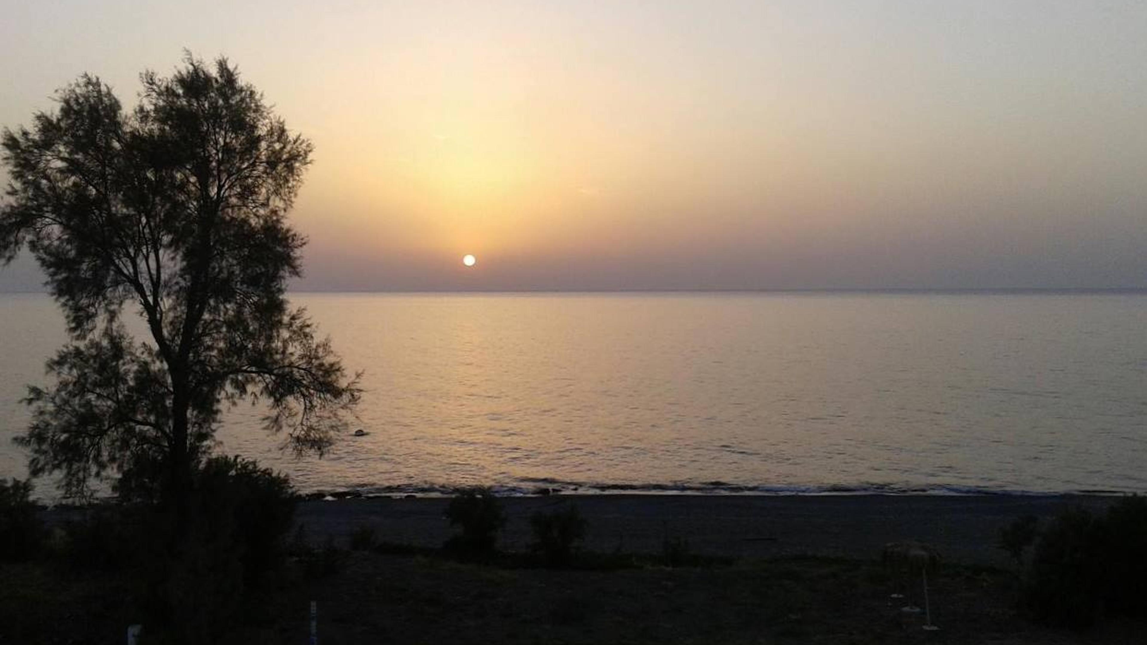 Ηλιοβασίλεμα από την ταράτσα