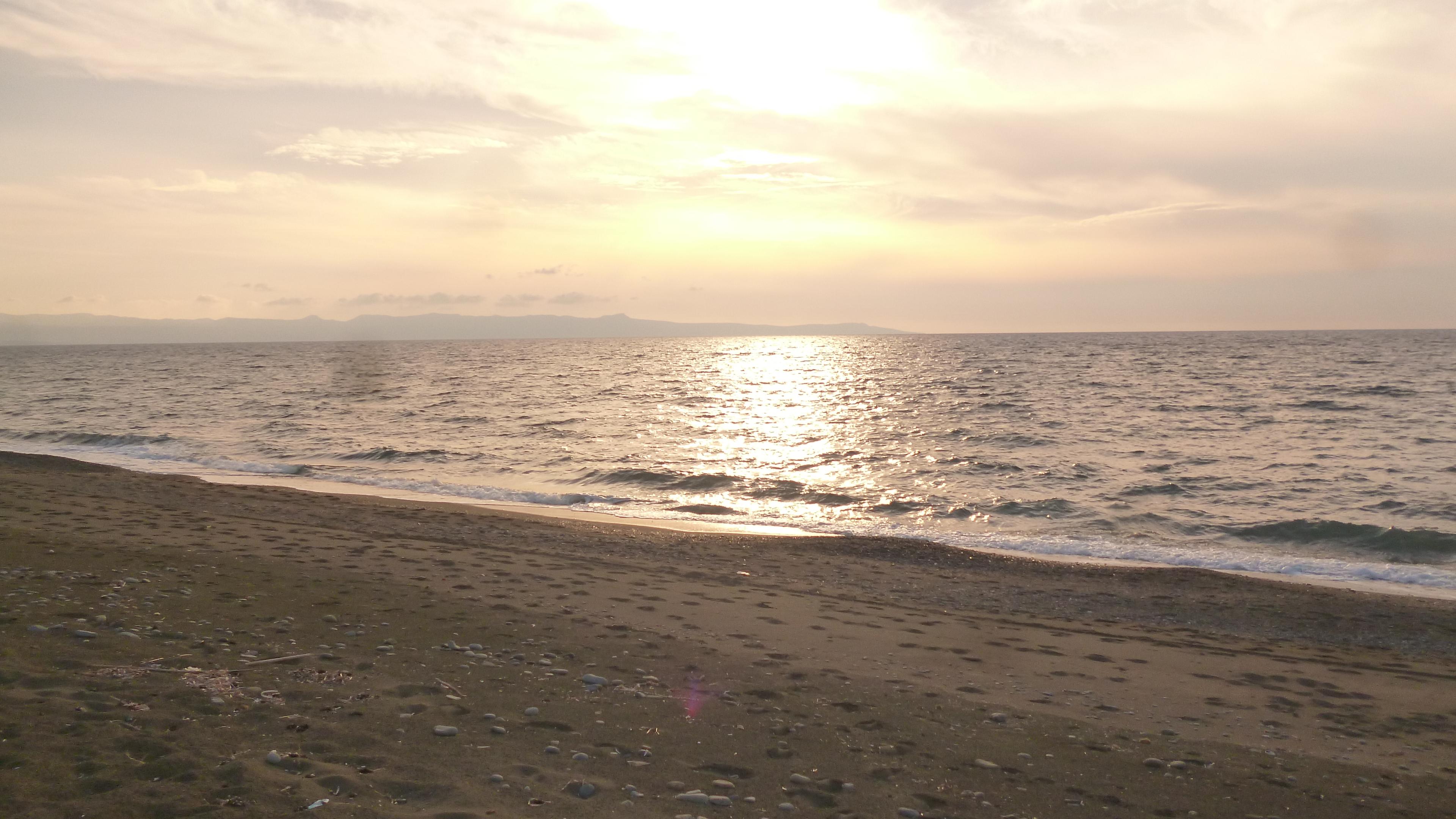 Μαγευτικά ηλιοβασιλέματα στη Μεσόγειο θάλασσα