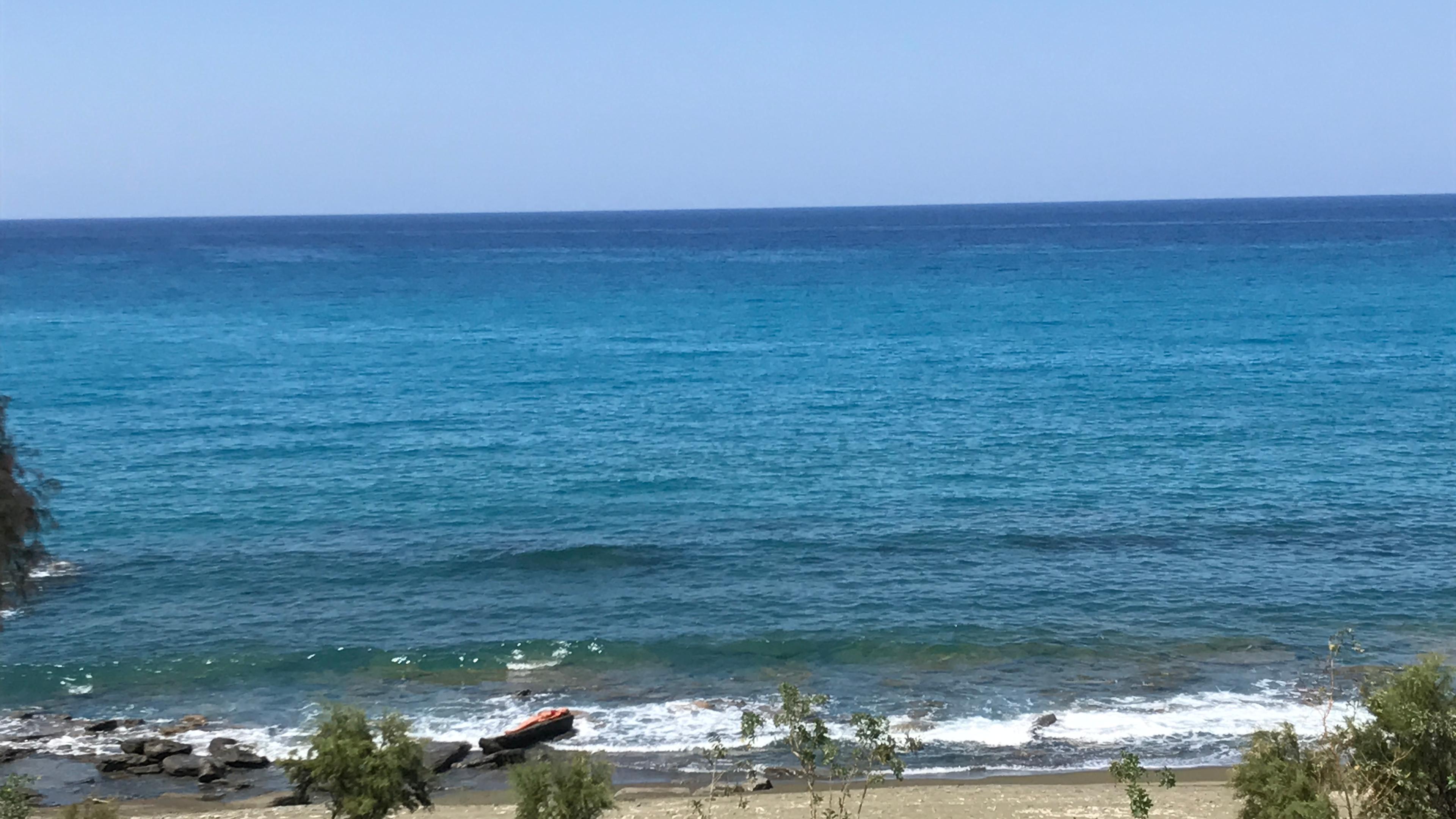 Θέα στη θάλασσα από την ταράτσα